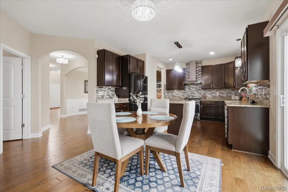 4810 E Stonegate Circle Orion Charter Township, MI 48359