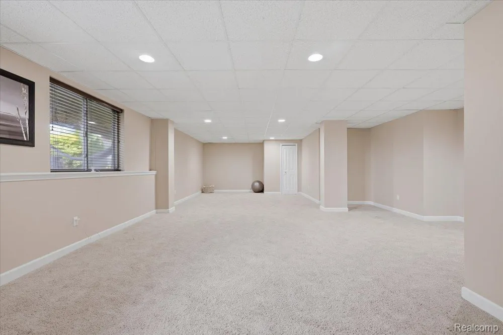 4810 E Stonegate Circle Orion Charter Township, MI 48359