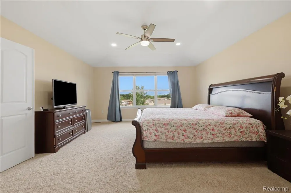 4810 E Stonegate Circle Orion Charter Township, MI 48359