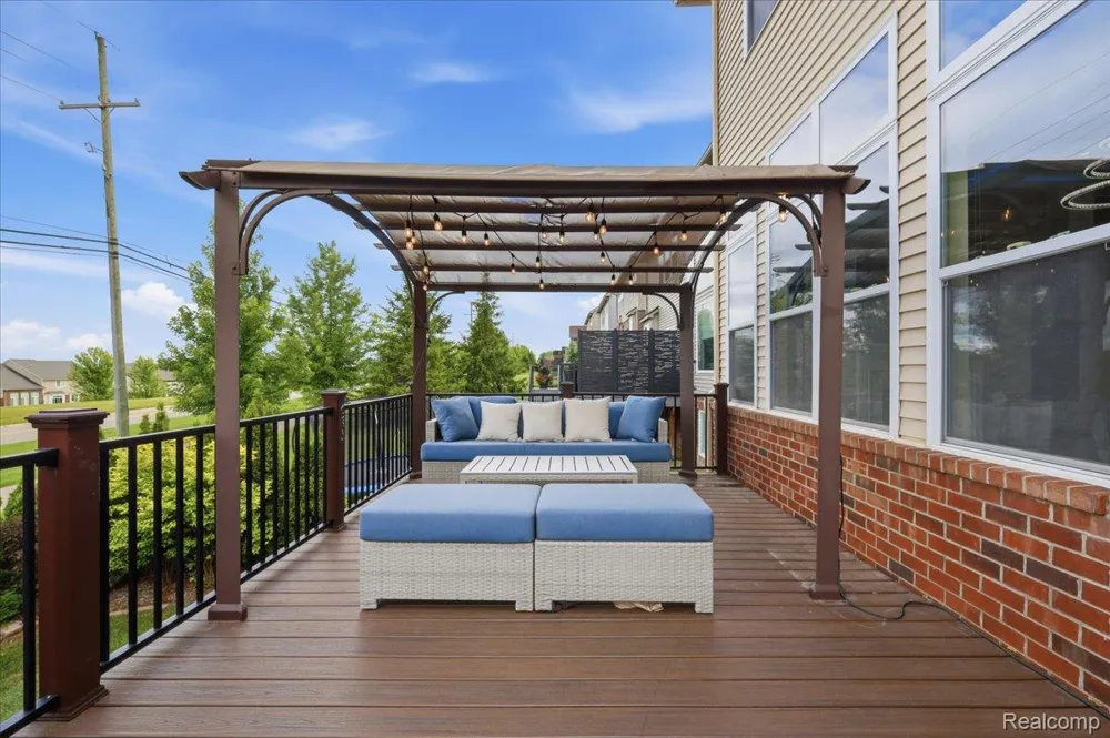 4810 E Stonegate Circle Orion Charter Township, MI 48359