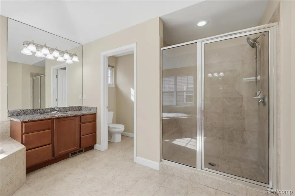 4810 E Stonegate Circle Orion Charter Township, MI 48359