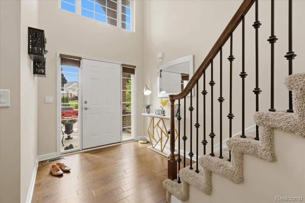 4810 E Stonegate Circle Orion Charter Township, MI 48359