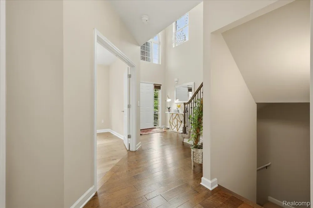 4810 E Stonegate Circle Orion Charter Township, MI 48359