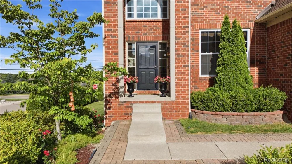 4810 E Stonegate Circle Orion Charter Township, MI 48359