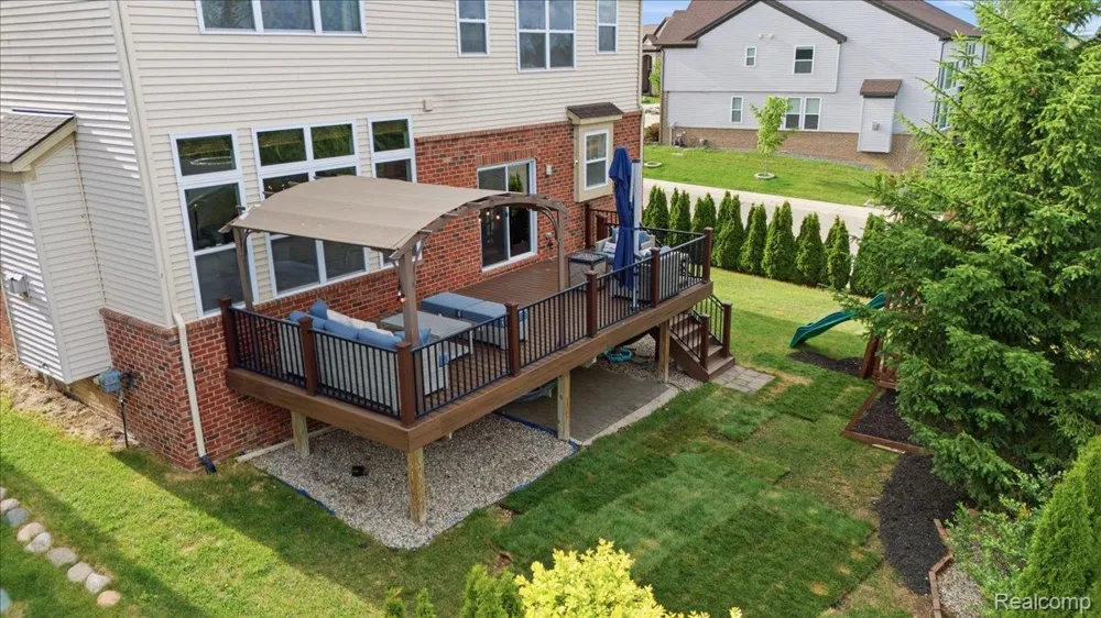 4810 E Stonegate Circle Orion Charter Township, MI 48359