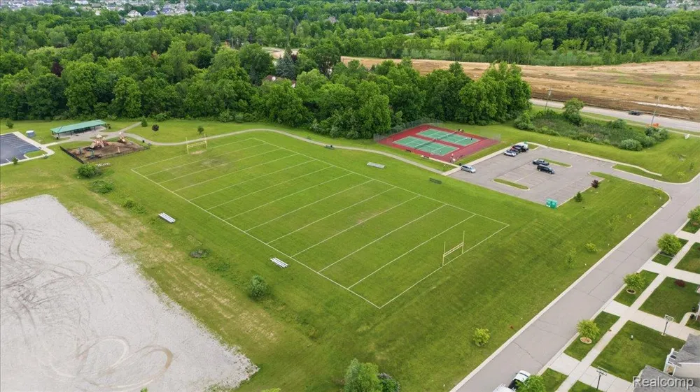 4810 E Stonegate Circle Orion Charter Township, MI 48359