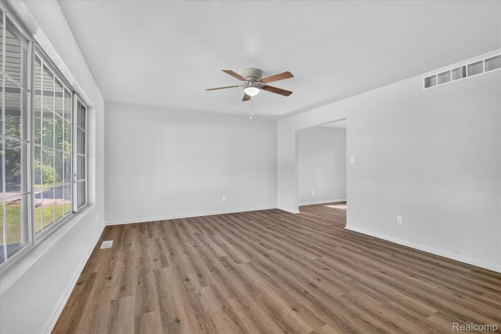 3461 Maple Drive Ypsilanti City, MI 48197
