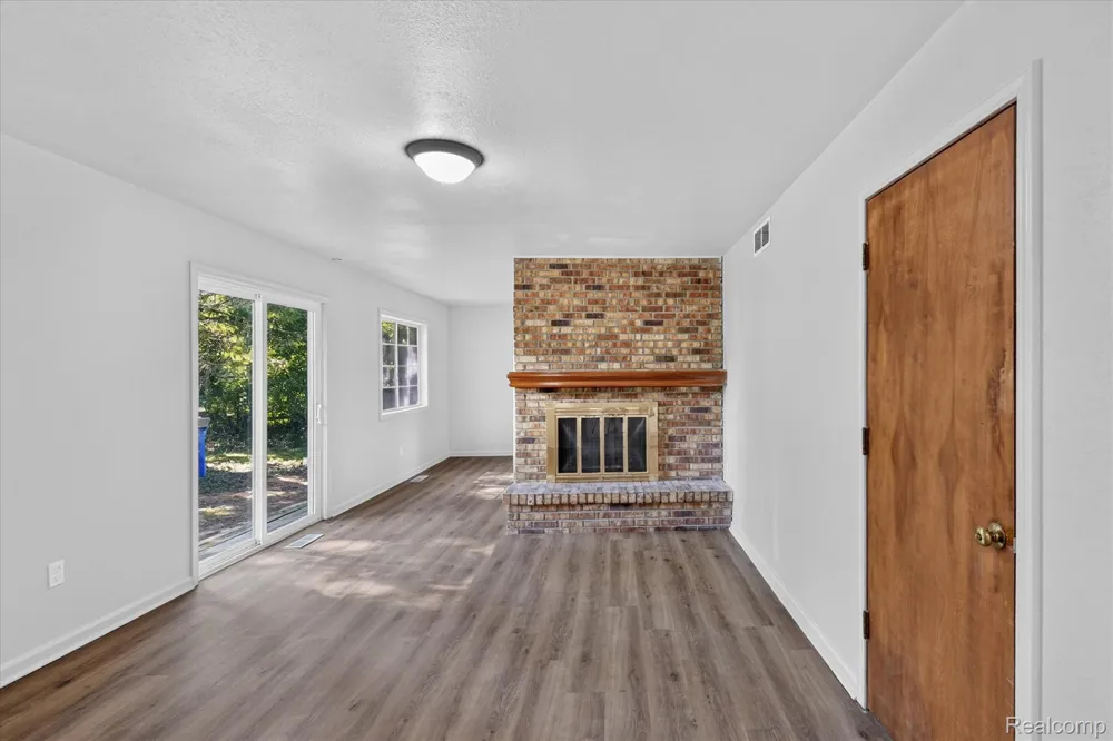 3461 Maple Drive Ypsilanti City, MI 48197