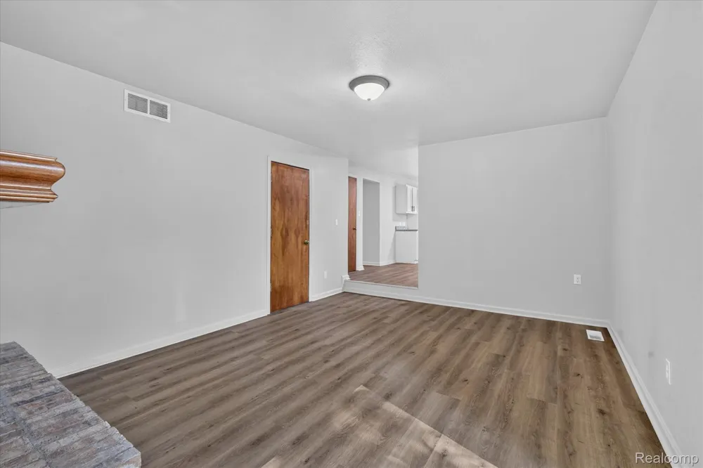 3461 Maple Drive Ypsilanti City, MI 48197