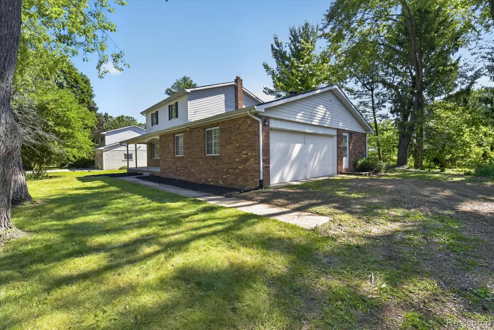 3461 Maple Drive Ypsilanti City, MI 48197