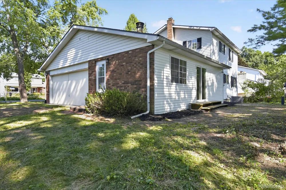 3461 Maple Drive Ypsilanti City, MI 48197