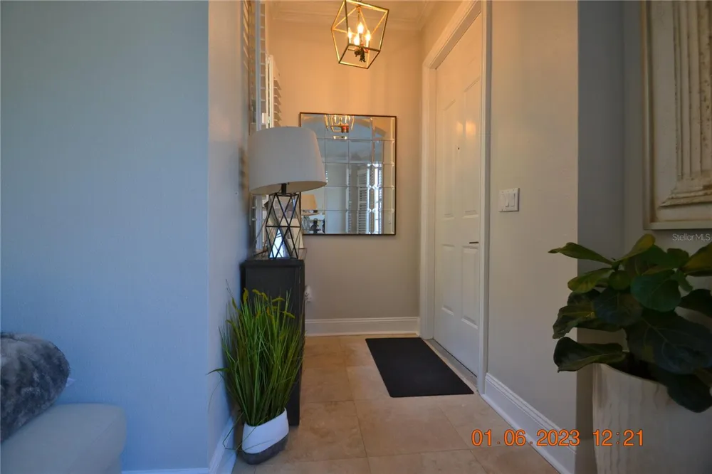 2405 VICTORIA GARDENS LANE #2405 Tampa, FL 33609