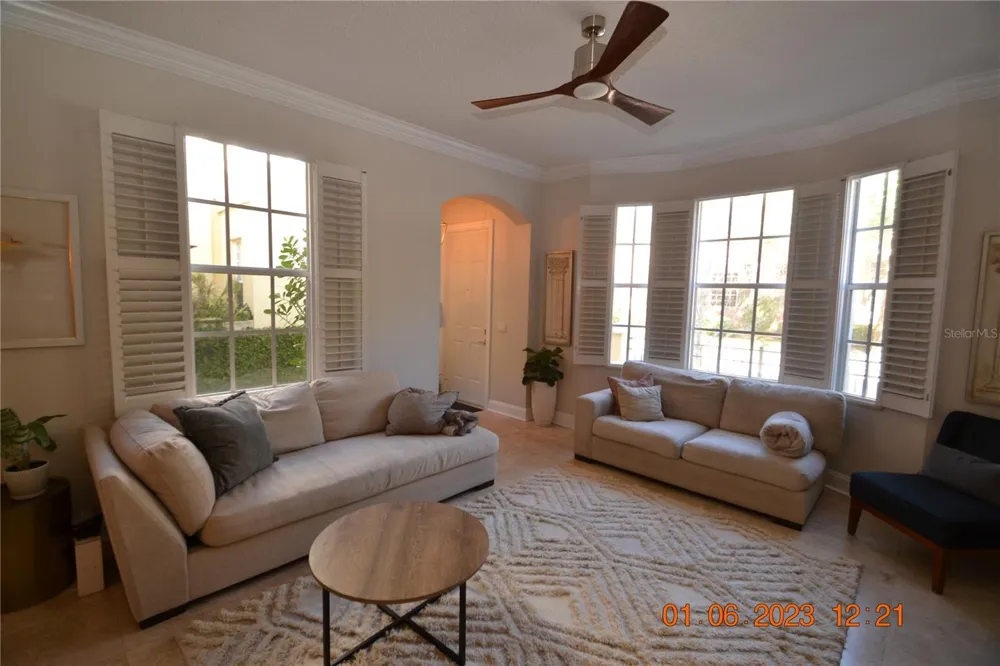 2405 VICTORIA GARDENS LANE #2405 Tampa, FL 33609