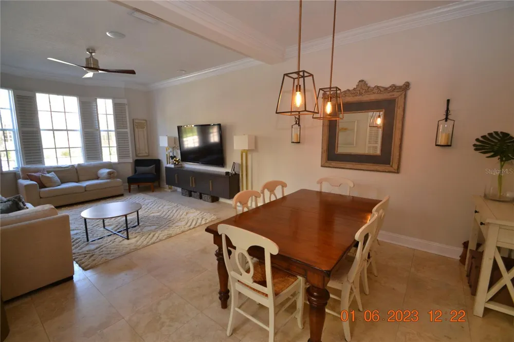 2405 VICTORIA GARDENS LANE #2405 Tampa, FL 33609