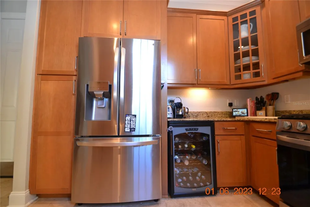 2405 VICTORIA GARDENS LANE #2405 Tampa, FL 33609