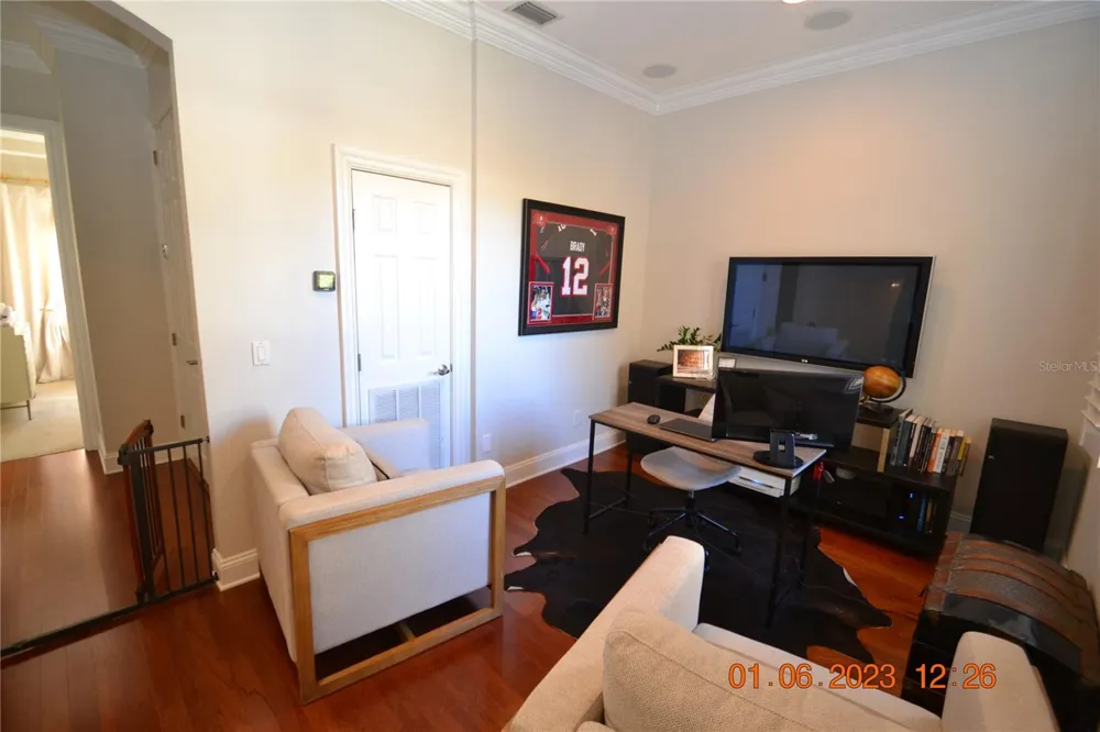 2405 VICTORIA GARDENS LANE #2405 Tampa, FL 33609