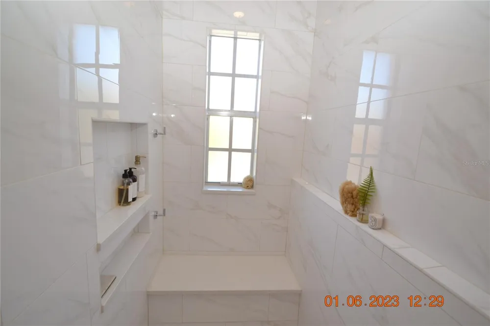 2405 VICTORIA GARDENS LANE #2405 Tampa, FL 33609