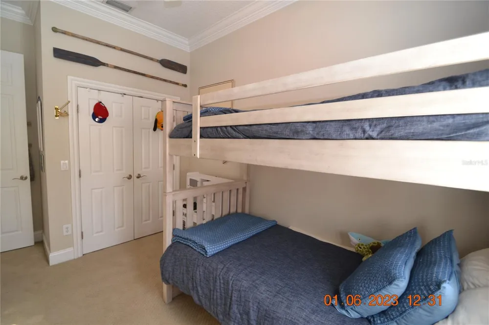 2405 VICTORIA GARDENS LANE #2405 Tampa, FL 33609