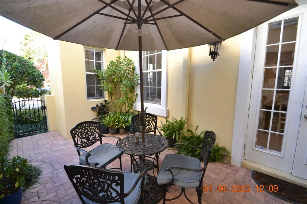 2405 VICTORIA GARDENS LANE #2405 Tampa, FL 33609