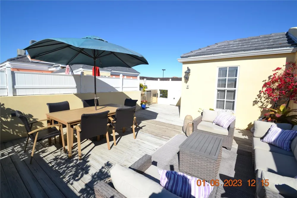 2405 VICTORIA GARDENS LANE #2405 Tampa, FL 33609