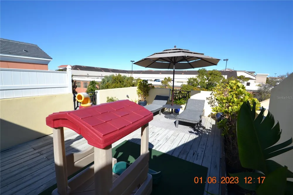 2405 VICTORIA GARDENS LANE #2405 Tampa, FL 33609