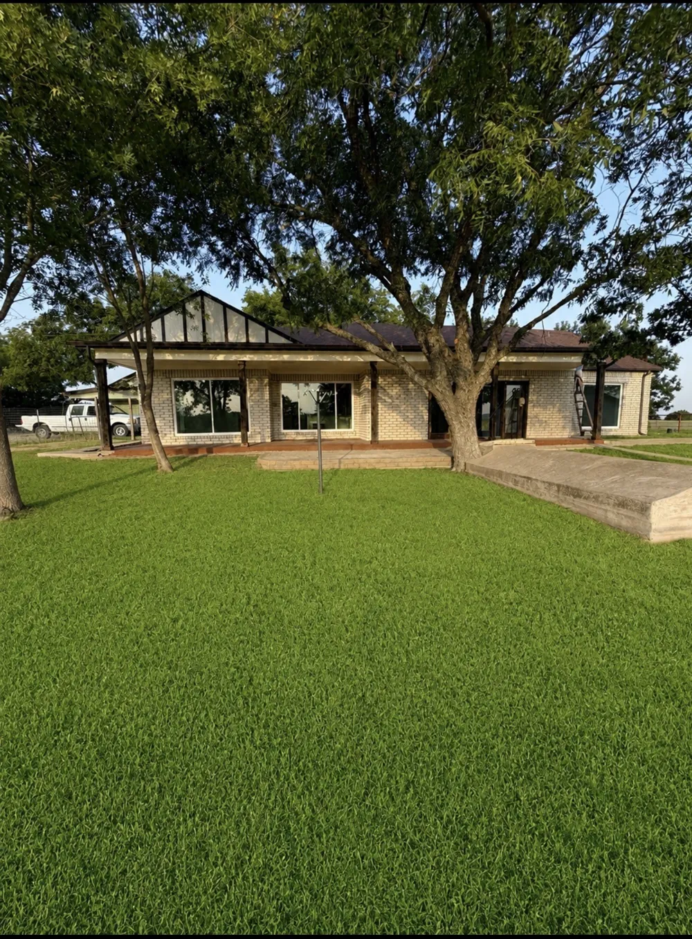 648 County Road 1591 Sunset, TX 76270