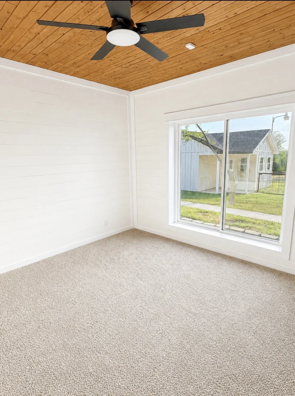 648 County Road 1591 Sunset, TX 76270