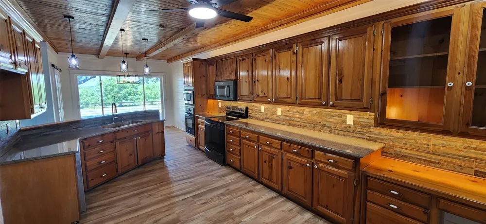 648 County Road 1591 Sunset, TX 76270