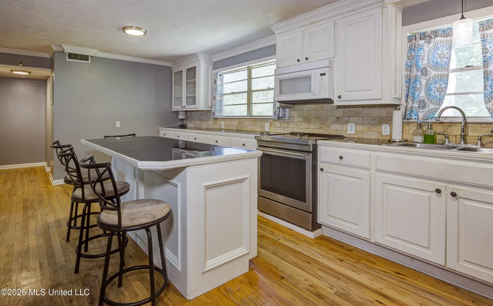 101 Colonial Drive Vicksburg, MS 39180
