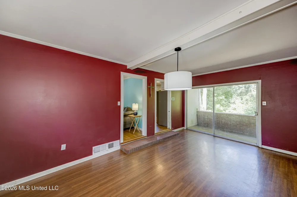 101 Colonial Drive Vicksburg, MS 39180