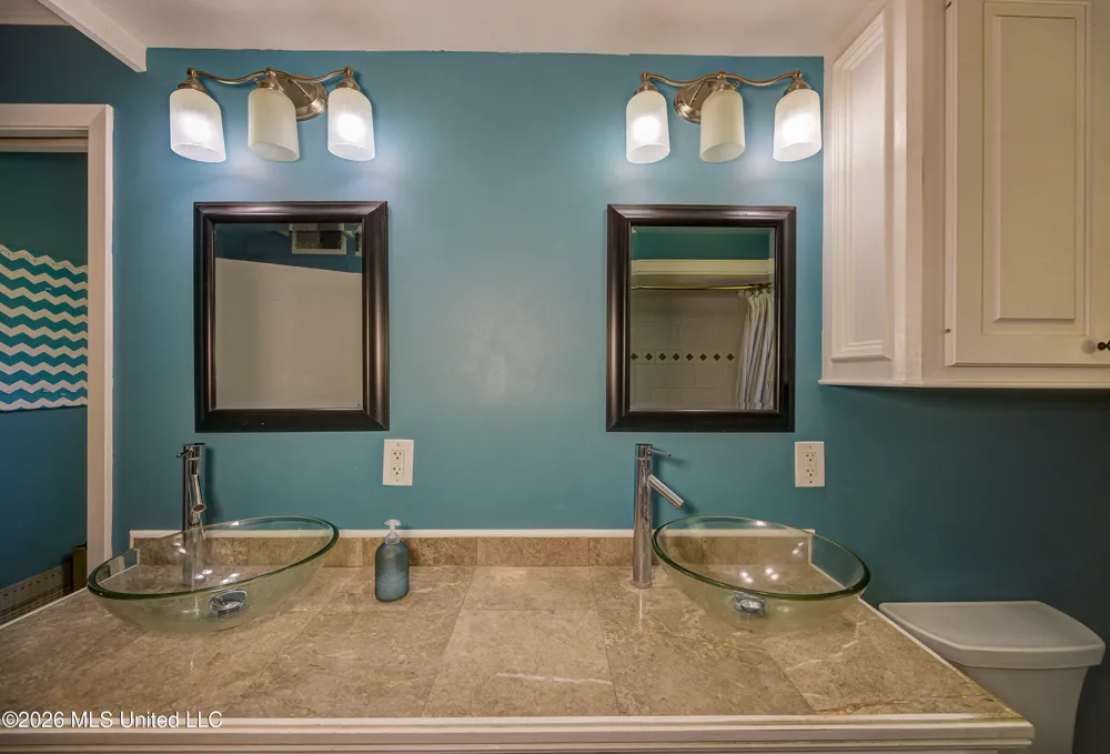 101 Colonial Drive Vicksburg, MS 39180