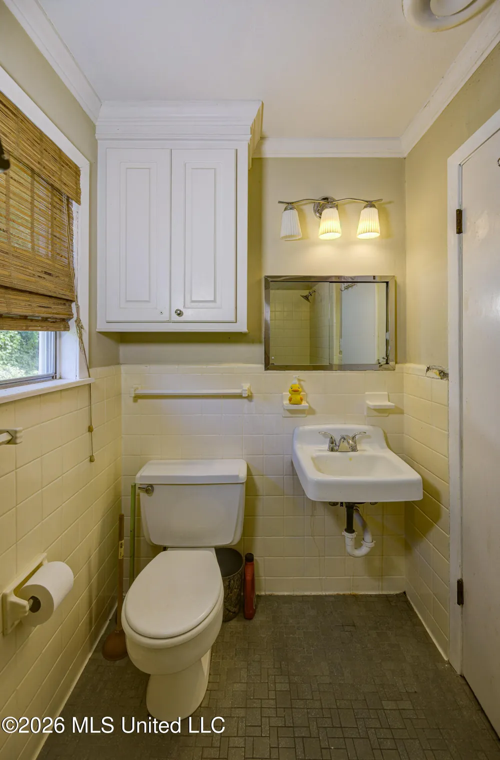 101 Colonial Drive Vicksburg, MS 39180