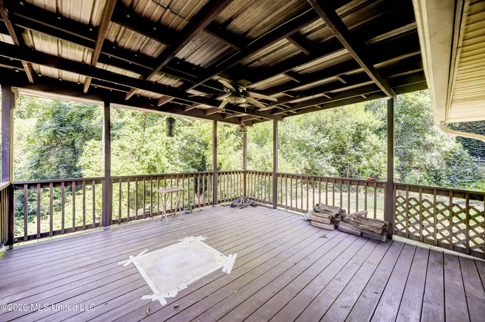 101 Colonial Drive Vicksburg, MS 39180