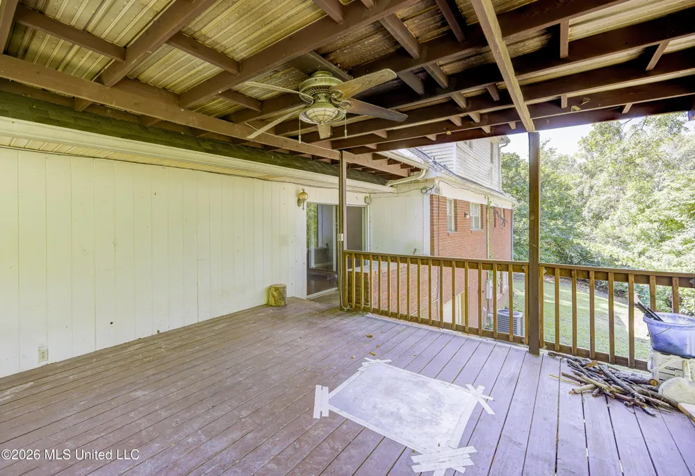 101 Colonial Drive Vicksburg, MS 39180