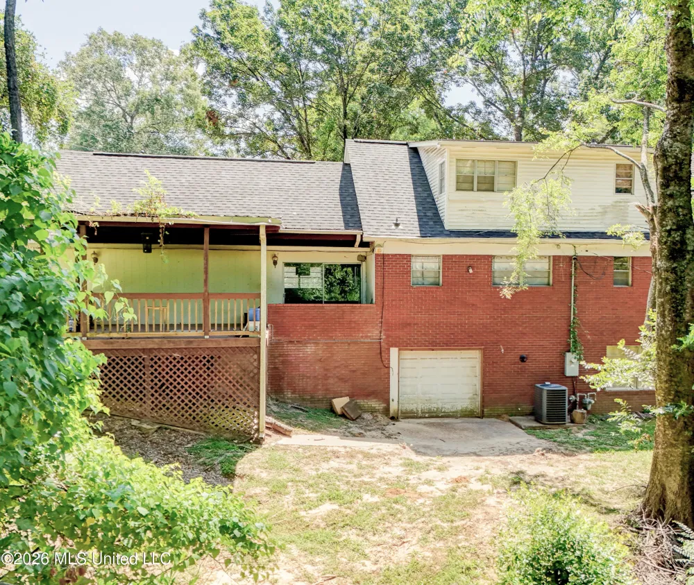 101 Colonial Drive Vicksburg, MS 39180