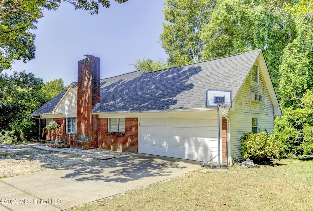 101 Colonial Drive Vicksburg, MS 39180