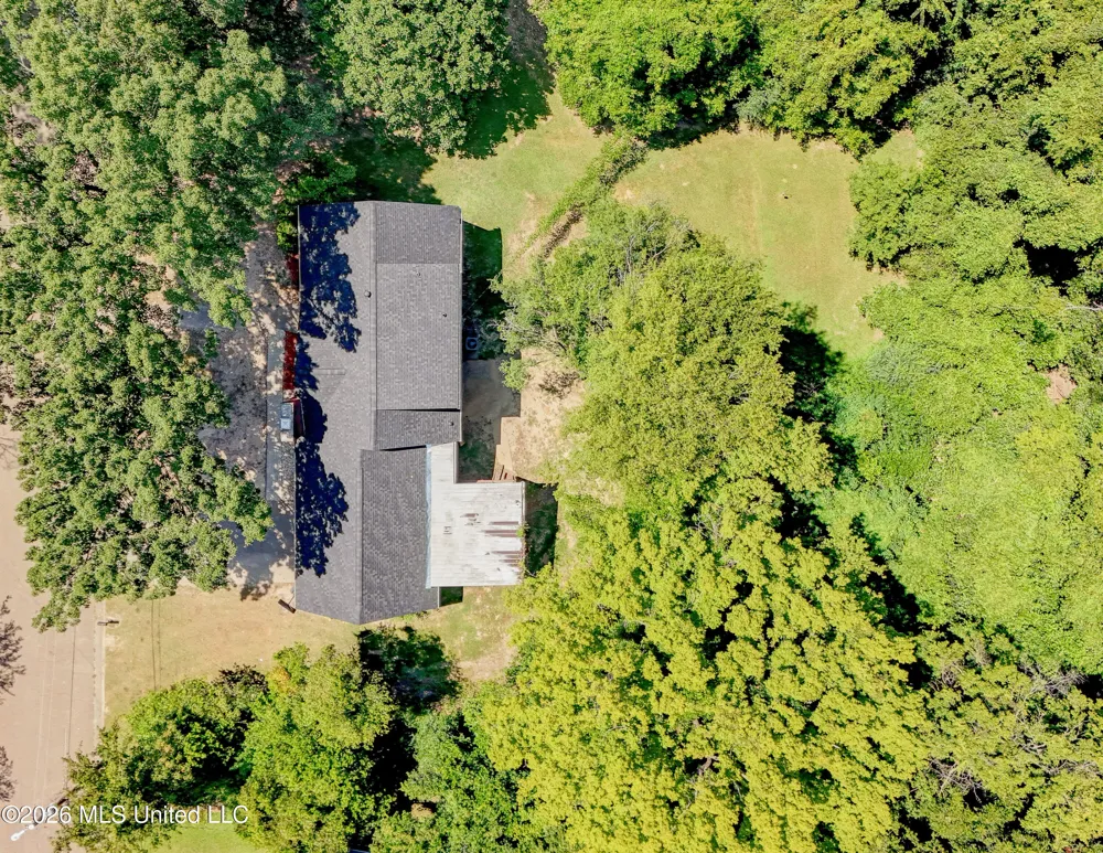 101 Colonial Drive Vicksburg, MS 39180