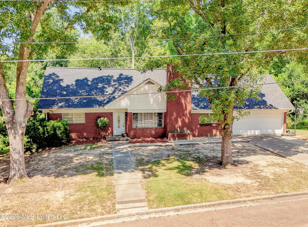 101 Colonial Drive Vicksburg, MS 39180