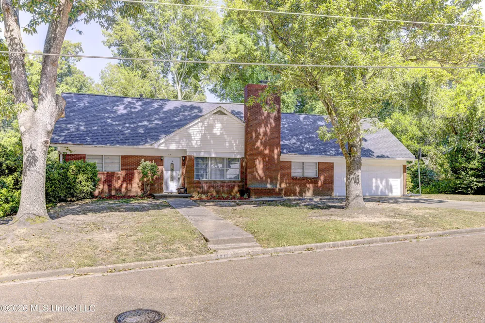 101 Colonial Drive Vicksburg, MS 39180