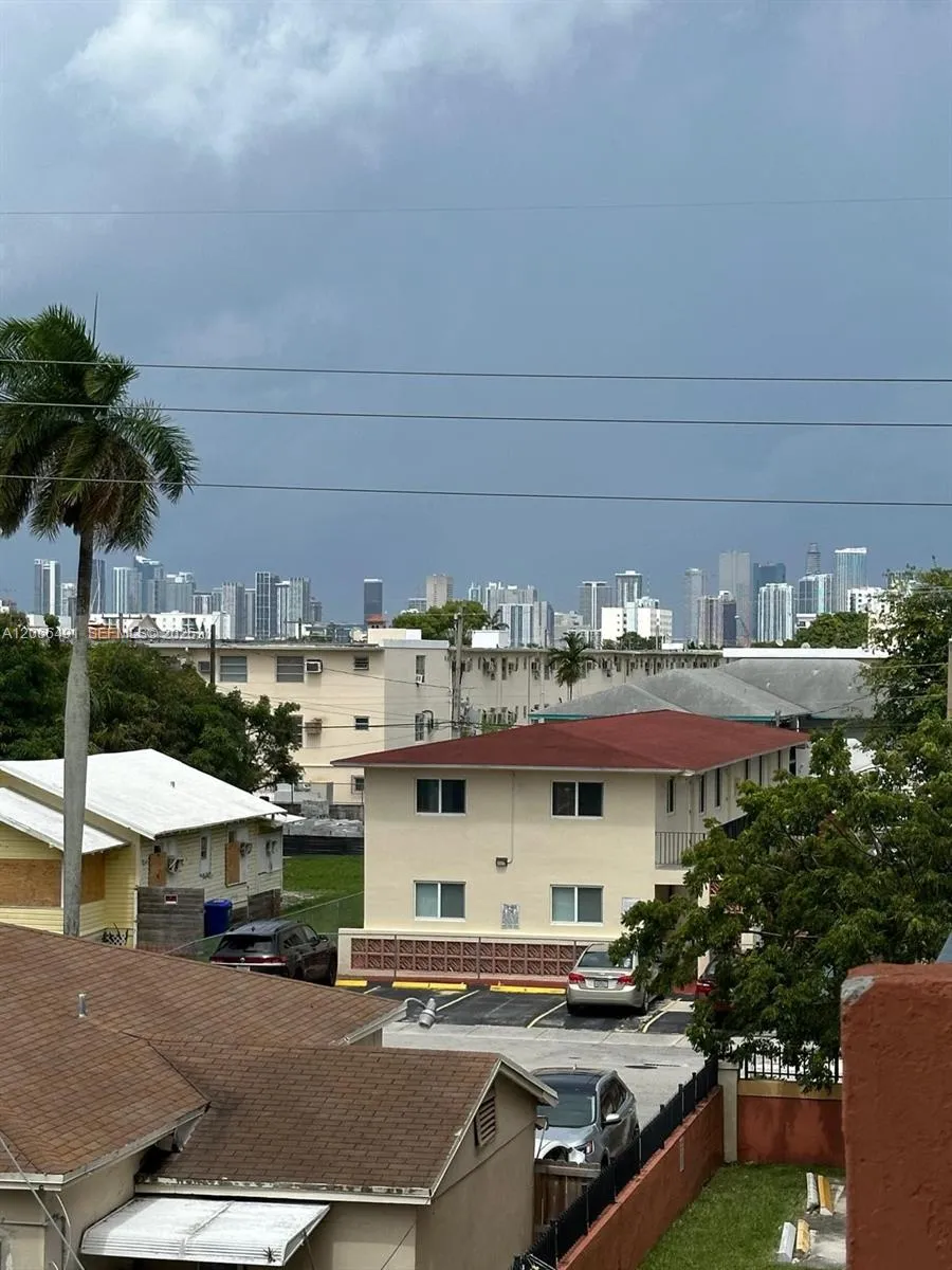 2921 SW 10th St #33 Miami, FL 33135
