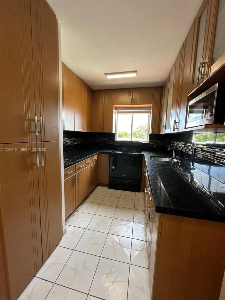 2921 SW 10th St #33 Miami, FL 33135