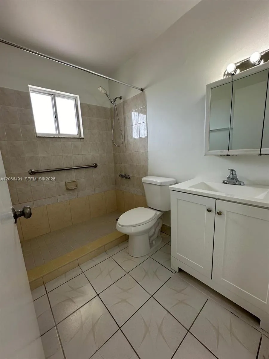 2921 SW 10th St #33 Miami, FL 33135