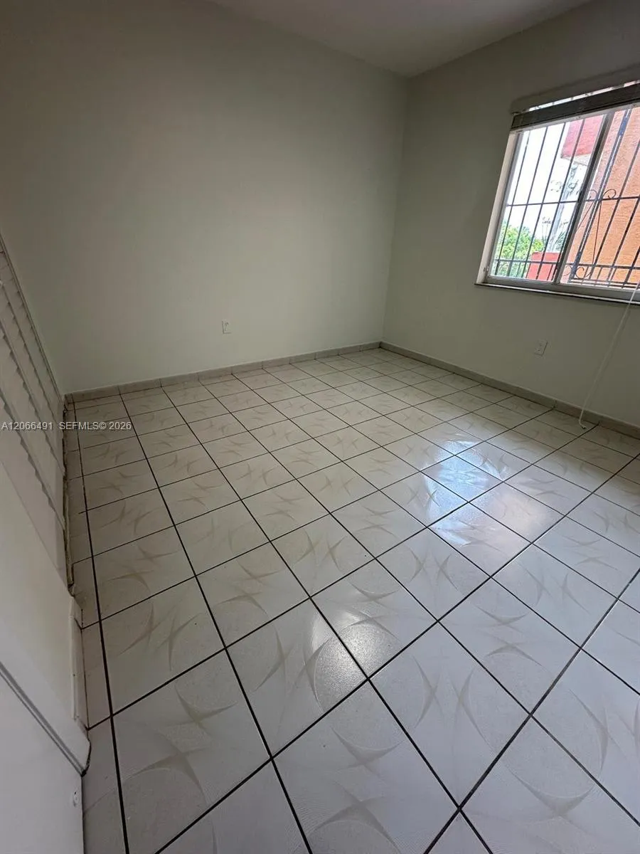 2921 SW 10th St #33 Miami, FL 33135
