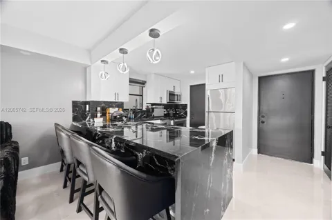 2302 S Cypress Bend Dr #306