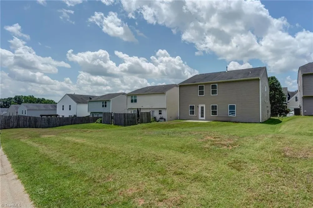 5955 Odenton Lane Pfafftown, NC 27040