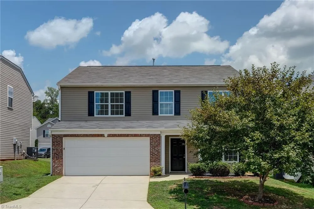 5955 Odenton Lane Pfafftown, NC 27040