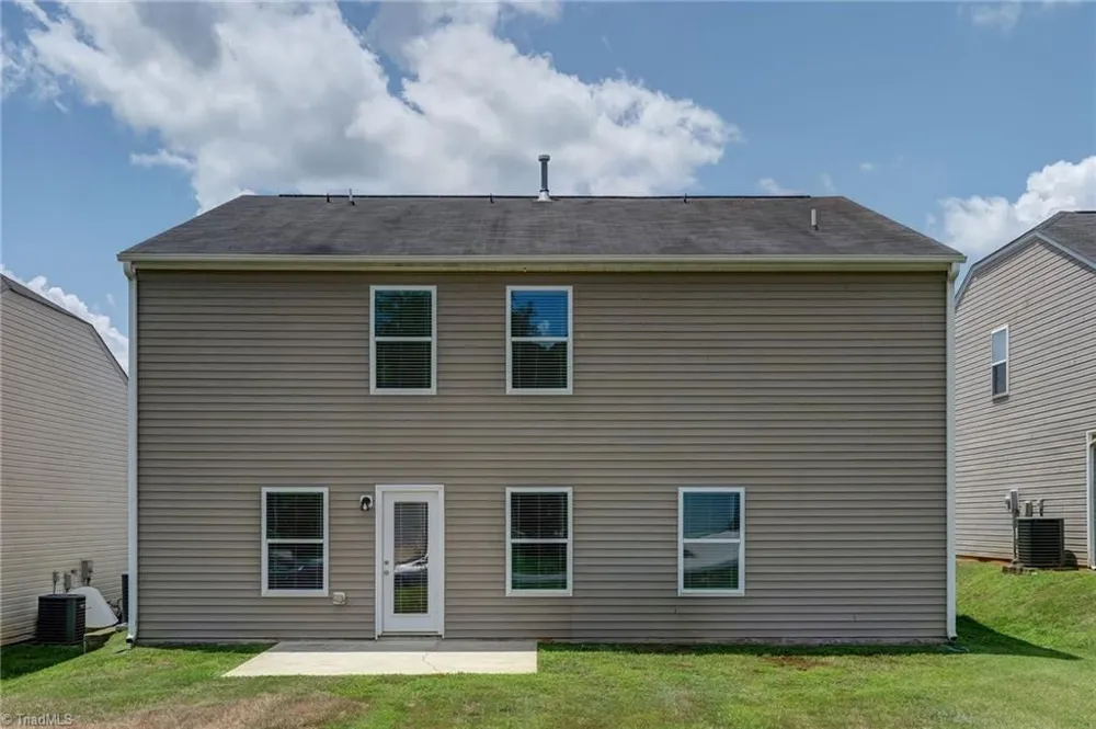 5955 Odenton Lane Pfafftown, NC 27040