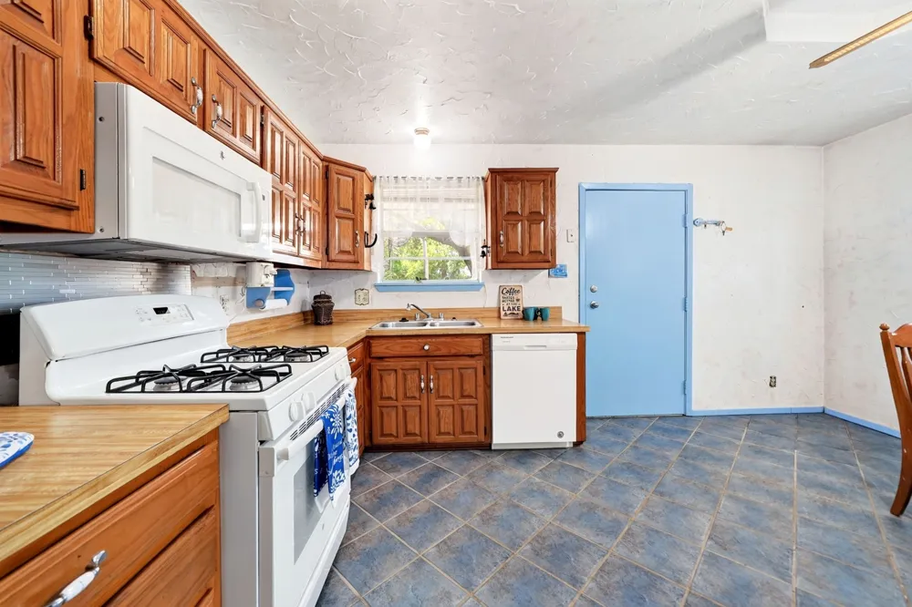 130 Blue Water East Tawakoni, TX 75472