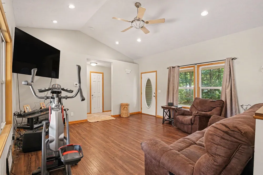 416 E River Road Muskegon, MI 49445