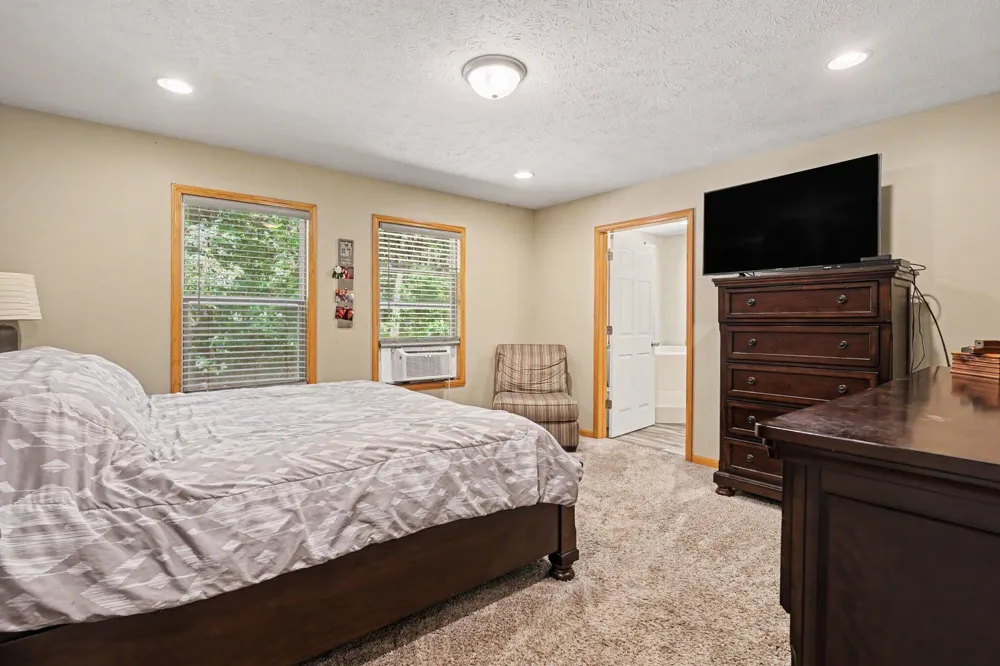 416 E River Road Muskegon, MI 49445